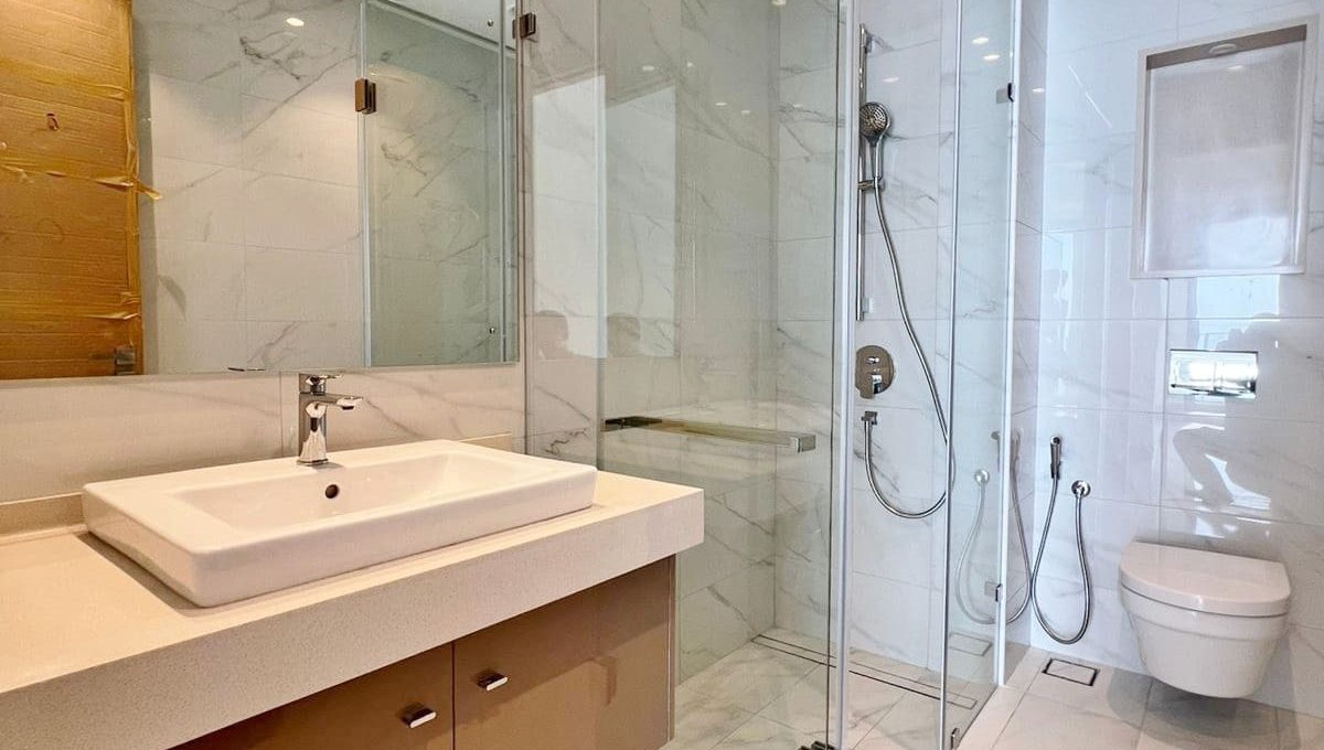 WhatsApp Image 2025-10-10 at 15.49.23 (1)