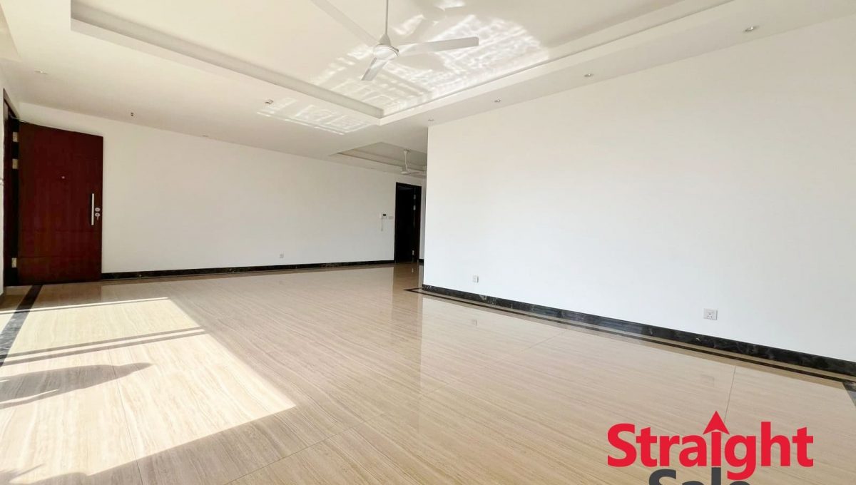 WhatsApp Image 2025-10-10 at 15.59.20 (2)