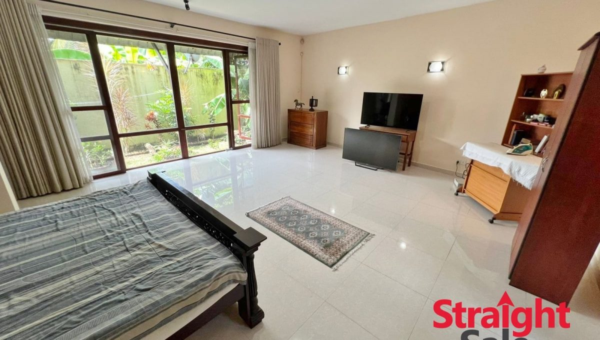 WhatsApp Image 2025-10-10 at 16.06.01 (1)