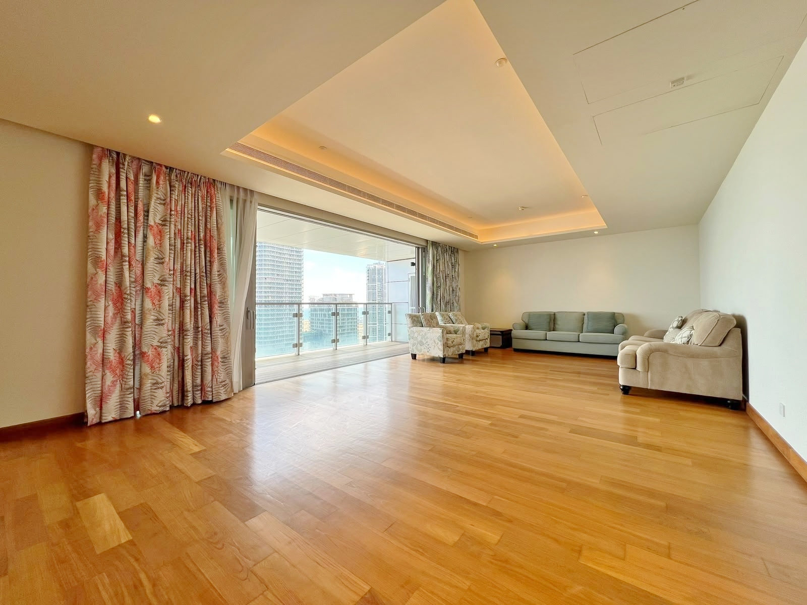 4-Bed Apartment for Sale at Cinnamon Life in Colombo 02 [AS 08]