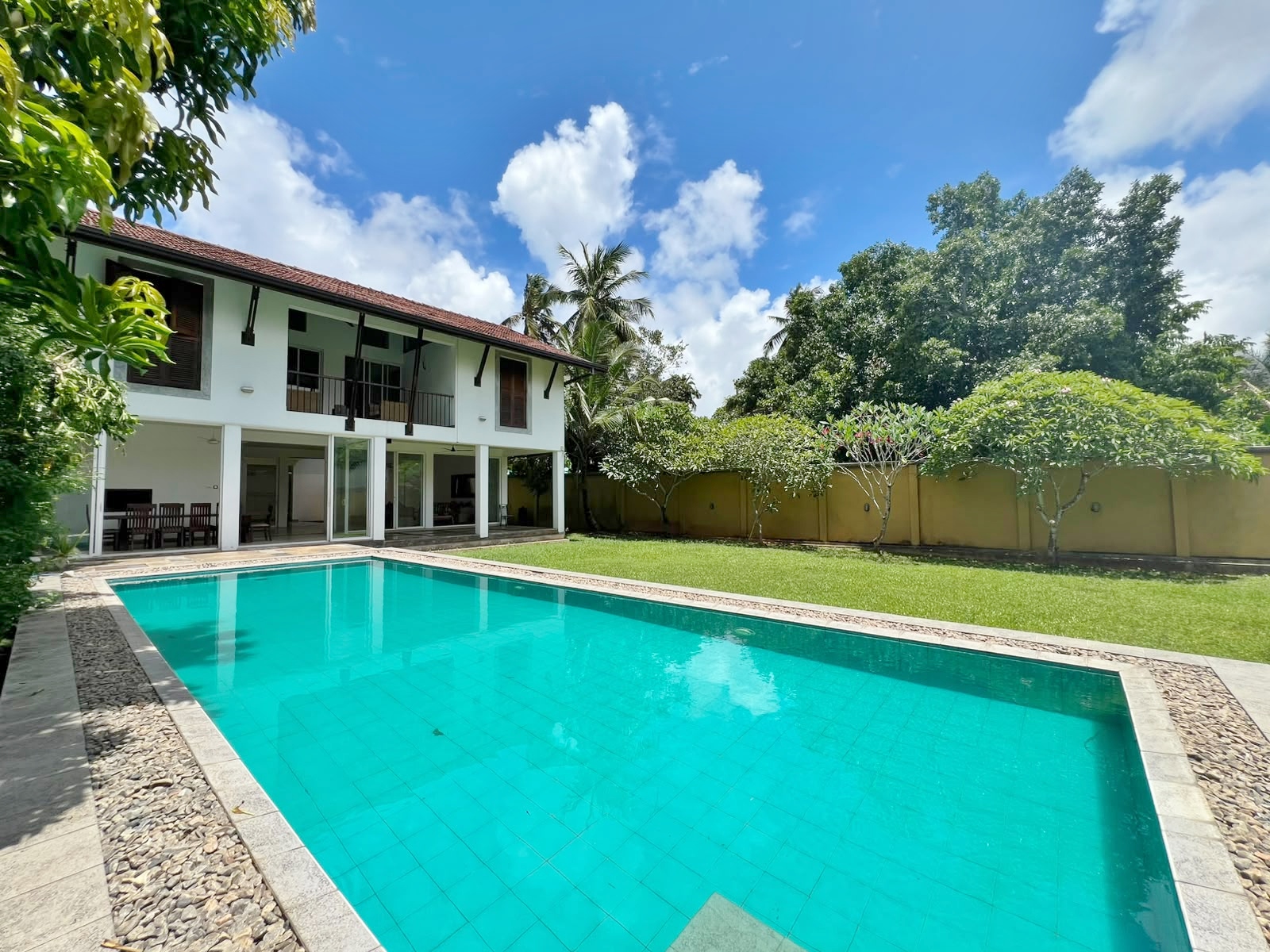 Luxury Home for Rent in Nawala [HR 01]